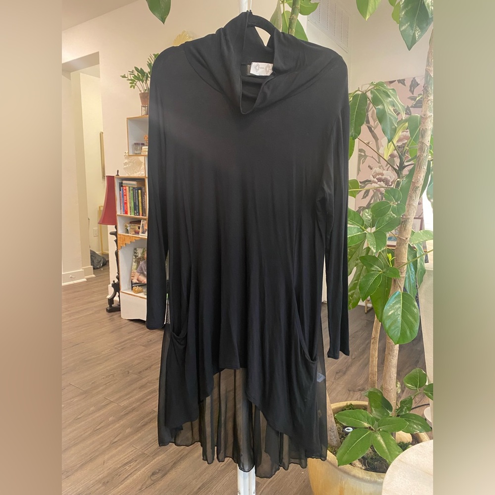 Brand new w/tags, Boutique Tunic w/pockets, size large